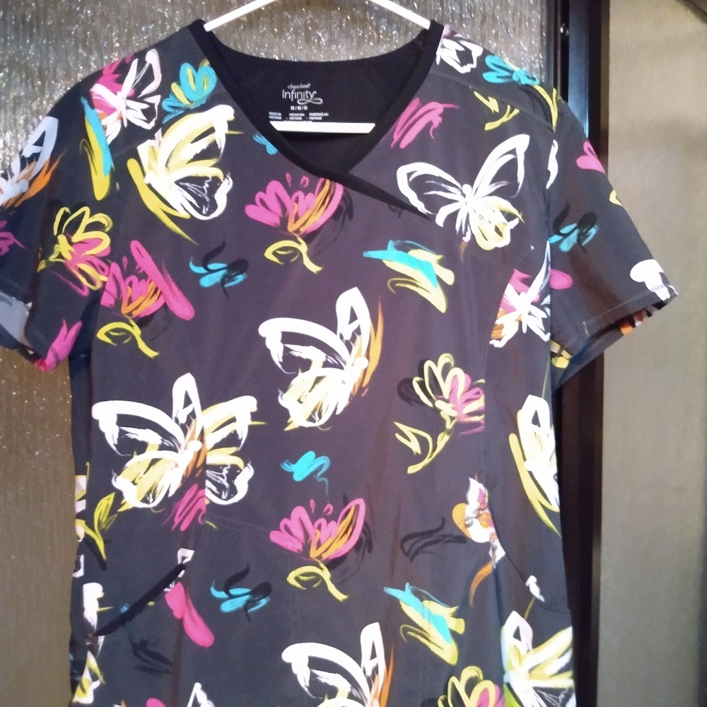Cherokee Infinity scrub top